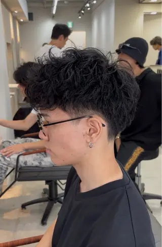 ショート パーマ メンズ 渡 汐音のヘアスタイル
