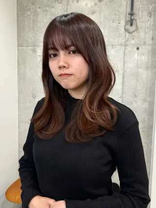 セミロング 切りっぱなしボブ/ ブリーチカラー/大塚のヘアスタイル