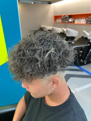 パーマ DAZZLE hair RUSH所属・松井 陸のヘアスタイル