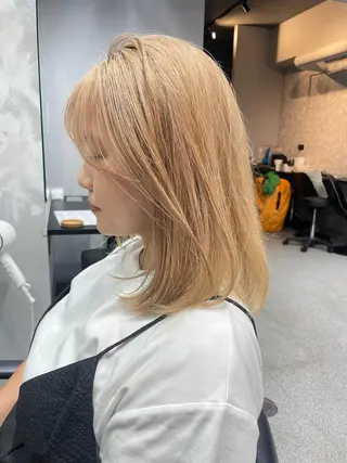 ミディアム インナーカラー/ エクステ/ブリーチのヘアスタイル