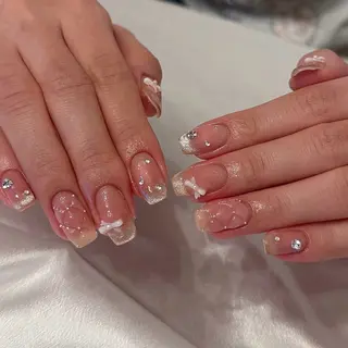 ネイル シュシュ 🎀 girly nailのネイルデザイン