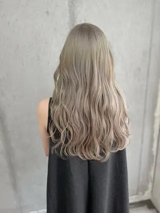 ロング カラー Mariana雛/ ブリーチ/ハイライトのヘアスタイル