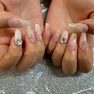 ネイル VIERU 🌈🎀💖のネイルデザイン