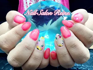 ネイル Nailsalon Reine所属・玉栄 伶奈のネイルデザイン