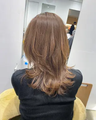 ミディアム カラー SALOWIN新宿三丁目【サロウィン】所属・レイヤー🔶髪質改善 🔶透明感カラー青木のヘアスタイル