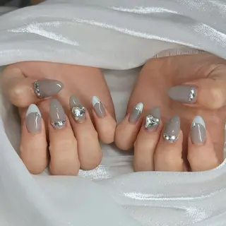 ネイル CeCe Garden所属・CeCeGarden ✨️キラキラワンホンのネイルデザイン