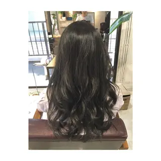 ミディアム セミロング ロング カラー パーマ アオガミ （前髪顔周りカット）のヘアスタイル