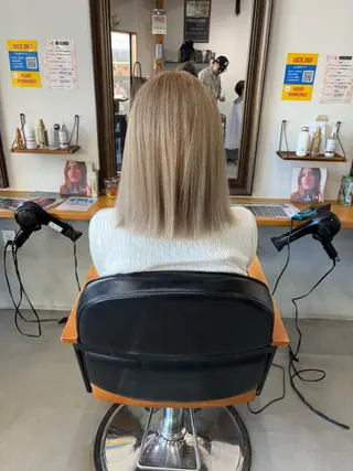 ミディアム カラー まろやかなベージュ 小池春樹のヘアスタイル