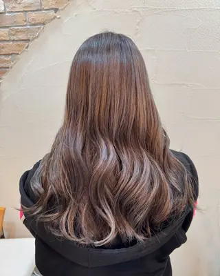 ロング カラー 韓国風🇰🇷レイヤ ーKEI🇰🇷のヘアスタイル