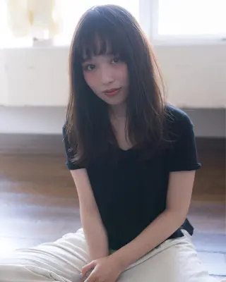 セミロング KAMIGAMI所属・KAMIGAMI SAKAEのヘアスタイル