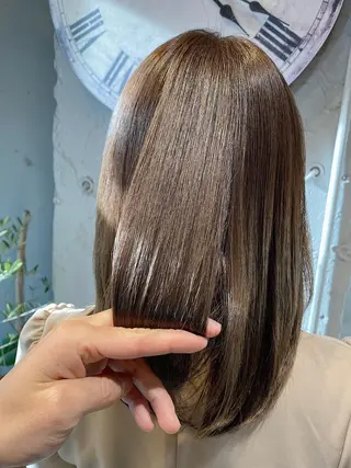 ミディアム カラー ハイライト／レイヤー 木下翔太のヘアスタイル