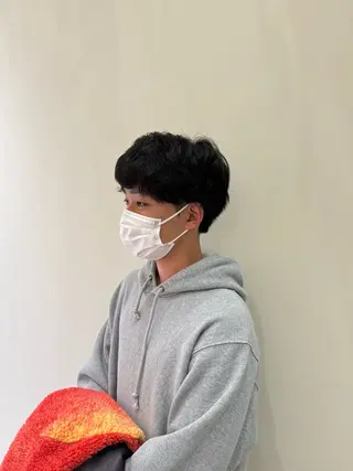 パーマ メンズ 透明感カラー/顔周り カット/レイヤーにかのヘアスタイル