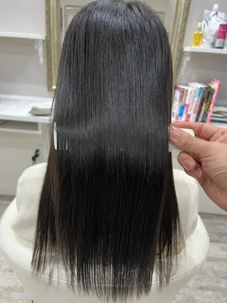 ロング 髪質改善 上品艶感カラーのヘアスタイル