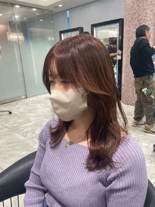 ミディアム カラー コテ巻きパーマ 藤野佑成のヘアスタイル