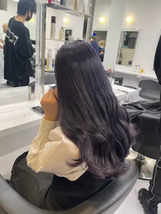 セミロング 寒色＆ブリーチ特化 寒色MiOのヘアスタイル