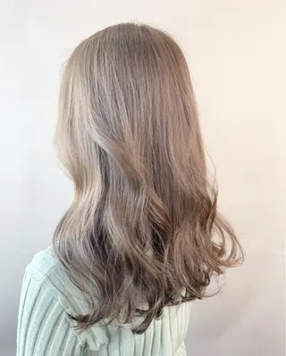 セミロング カラー 福森 みずきのヘアスタイル