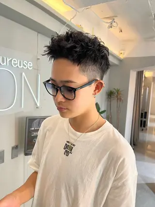 ミディアム je suis heureuse所属・ハイライトカラー 🌀ゆい❣️のヘアスタイル