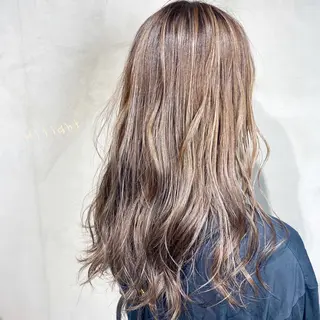 ロング Toiro中目黒所属・寄主 洸雅のヘアスタイル