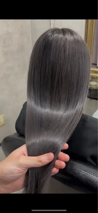 ロング LUNON所属・🦄サラツヤ仙人🦄 ✂️益田朱朔✂️のヘアスタイル