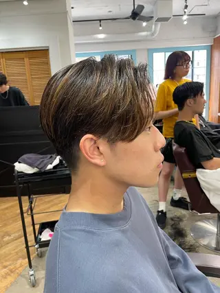 メンズ RIN／韓国ヘア レイヤーカットのヘアスタイル