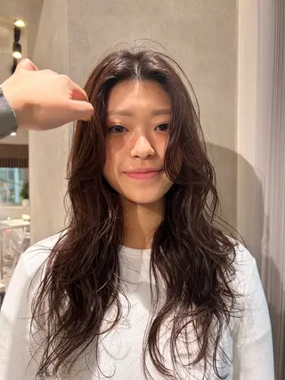 セミロング カラー パーマ ayano🍒パーマ 暖色カラーのヘアスタイル