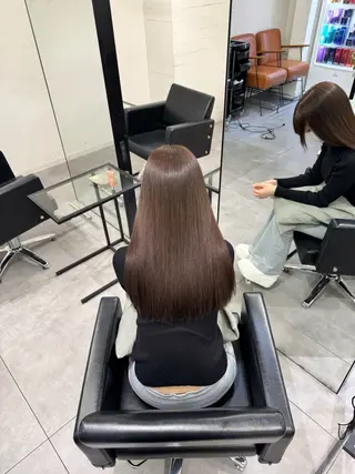 ロング カラー elu by AHNKISM所属・艶髪/ 透明感カラーのヘアスタイル