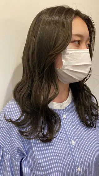 セミロング カラー 小畑 杏実のヘアスタイル