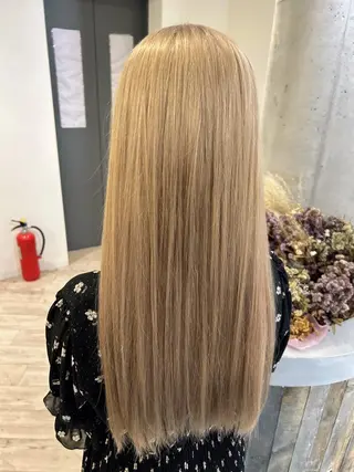 ロング 🎀ハイトーン特化 konomi🎀のヘアスタイル