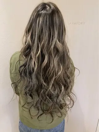 ロング SHIRATORI MITSUKIのヘアスタイル