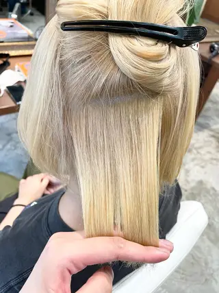 ショート カラー 艶カラー/ハイトーン Anjuのヘアスタイル