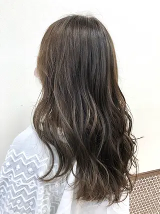 ロング カラー ヘアアレンジ 白髪ぼかし脱白髪染め 大塚綾のヘアスタイル