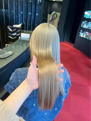 カラー 森 芽吹のヘアスタイル