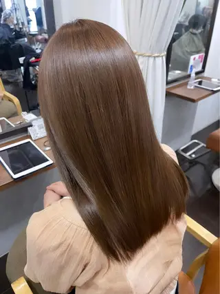 セミロング カラー 難波 茜のヘアスタイル