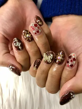 ネイル MADIA藤沢所属・MADIA MEGUのネイルデザイン