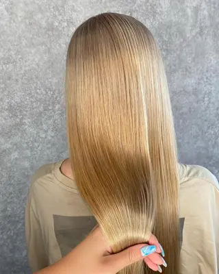 ロング カラー UNDER vr 【アンダーバー】のヘアスタイル