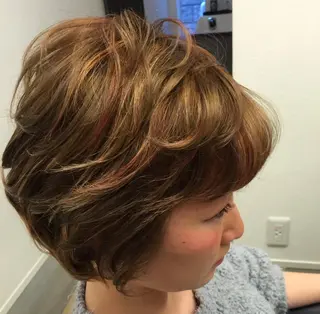 ショート カラー パーマ モテ🤍ヘア 🖤gene川島のヘアスタイル