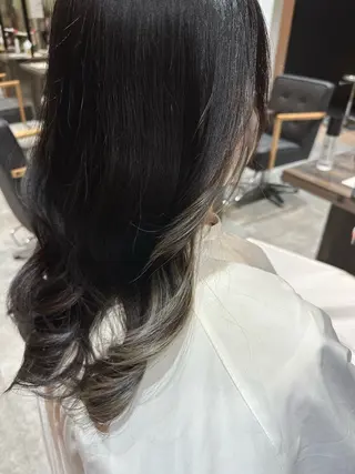 カラー AVANCE. Rinのヘアスタイル