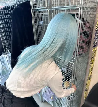 カラー 漆畑 莉奈のヘアスタイル