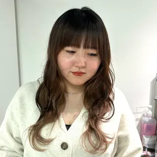ロング ネヅ カオルのヘアスタイル