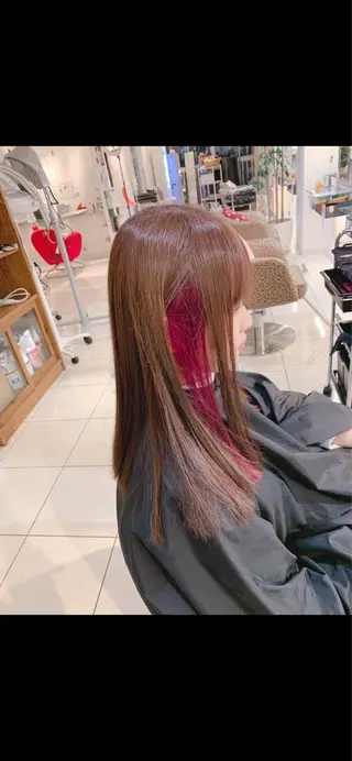 カラー I. NARUSEのヘアスタイル