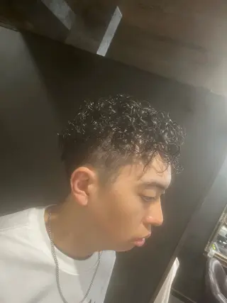 パーマ メンズ 108 【ワンオーエイト】所属・✂︎横浜 関内 良輝 特殊ヘア💈のヘアスタイル