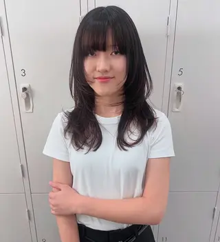 セミロング euphoria新宿通り所属・ブリーチなしwcr yumeのヘアスタイル