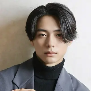 ミディアム ワダ カイのヘアスタイル