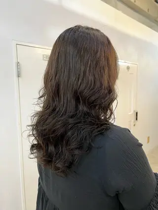 ミディアム カラー パーマ 柔らかいヘアカラー 大成のヘアスタイル