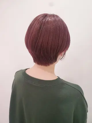 ショート カラー 齋藤 愛美のヘアスタイル