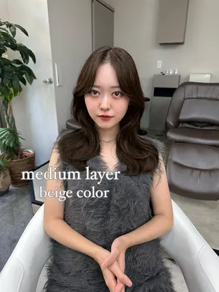 ミディアム Aura所属・丸山 心 / 艶カラーのヘアスタイル