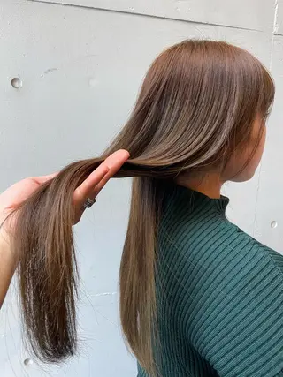 セミロング Luxe所属・Luxe表参道 髪質改善　奈良のヘアスタイル