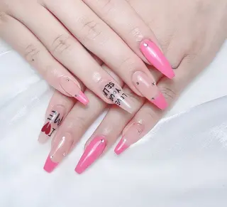 ネイル 🎀M nails✨ ビューティーのネイルデザイン