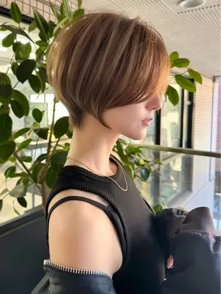 ショート ワンカールで可愛い レイヤーカット/宮田のヘアスタイル