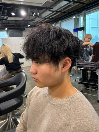 メンズ フェザーパーマ職人 🪽yutoのヘアスタイル